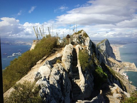Gipfel von Gibraltar mit Ost- und Westküste