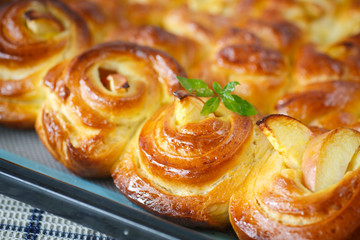 twisted sweet buns with apple
