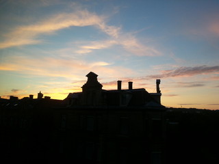 Fototapeta premium Haus bei Sonnenuntergang