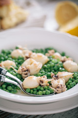 Cuttlefish with peas