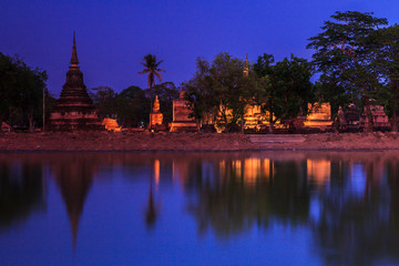 Fototapeta premium Sukhothai historical park in the sunset, Thailand
