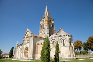 L'église Saint-Pierre d'Aulnay