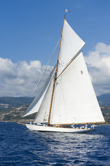 Obraz premium Ancient sailing boat during a regatta at the Panerai Classic Yac