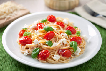 Spaghetti with cherry tomatoes and ricotta