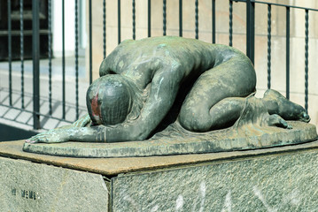 Statua di bronzo caduti per la patria, Pisa