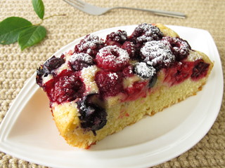 Beeren-Rührschnitte