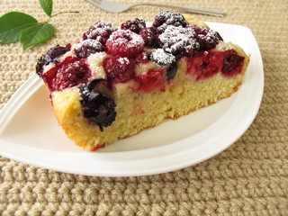 Beeren-Rührschnitte