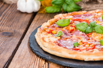 Salami Pizza