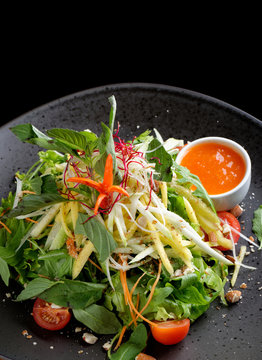 Sour mango salad