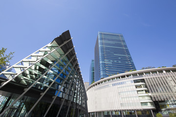 Fototapeta premium 大阪駅前の都市風景