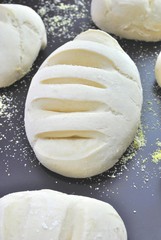 Forme di pane in lievitazione