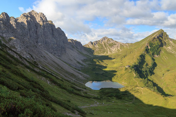 Fototapeta premium Bergpanorama mit Lachenspitze und Landsberger Hütte