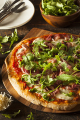 Prosciutto and Arugula Pizza