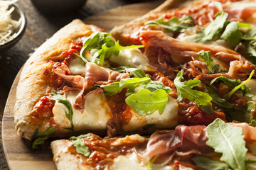 Prosciutto and Arugula Pizza