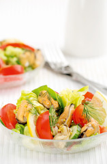 salad with mussels