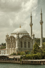 Fototapeta na wymiar Big Mecidiye Mosque@Istanbul,Ortakoy