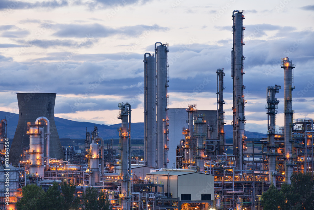 Wall mural grangemouth oil refinery complex