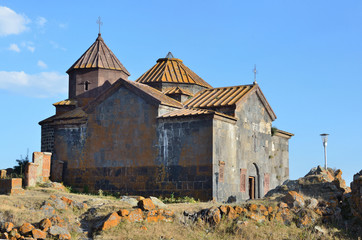 Fototapeta na wymiar Армения, древний монастырь Айраванк