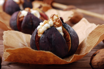 baked figs with cheese,walnuts and honey