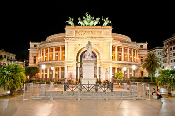 Naklejka premium Teatro Politeama at night in Palermo, Sicily. Italy.