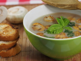 cream soup with champignon