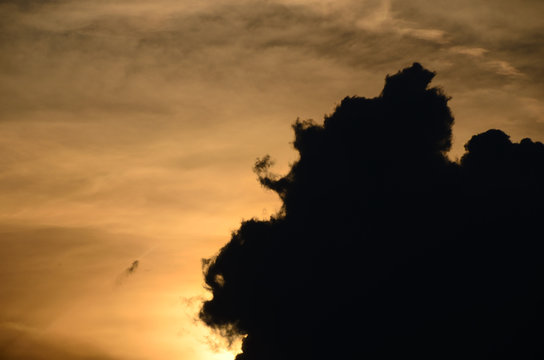 schwarze wolke