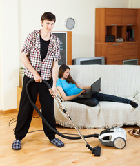 Clean up man, while wife lying with notebook