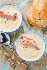 Cheese soup with smoked ribs