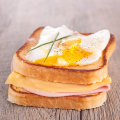 sandwich with egg
