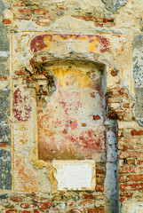 Nicchia muro di mattoni e pietra, antico, rovina