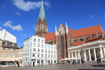 Schweriner Marktplatz mit Dom