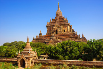 Fototapeta na wymiar Htilominlo Temple, Bagan, Myanmar