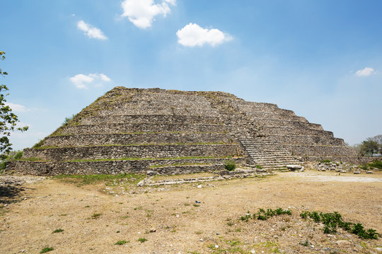 the great pyramid to the Maya Sun God, Kinich Kak