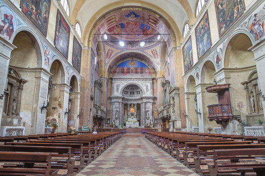 Padua - The nave of church Basilica del Carmine.