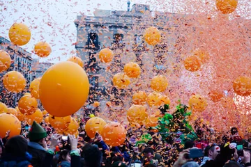 Abwaschbare Fototapete Carnival - The battles of Taronjada at Barcelona © JackF