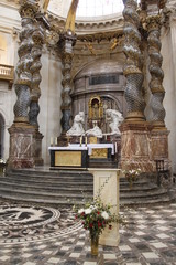 Baldaquin et autel de l'église du Val-de-Grâce à Paris © Atlantis