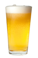 Pint Bier auf Weiß