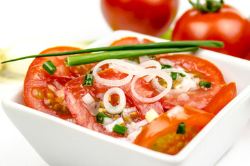 Tomatensalat in Schüssel