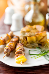 Spiedini di carne mista cucinati