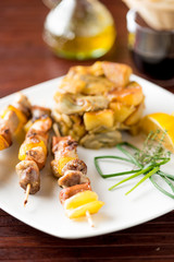 Spiedini di carne mista cucinati