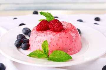 Round shaped cake with berries