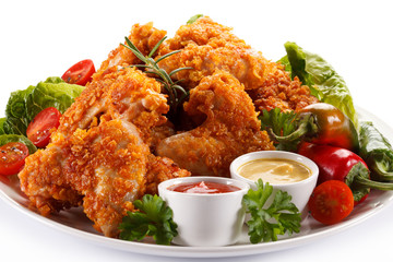 Grilled chicken nuggets and vegetables