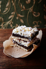 Crumble cake with poppy seed filling