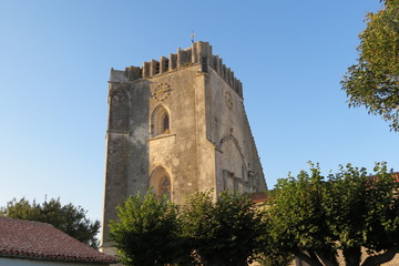 Fototapeta na wymiar Charente-Maritime Marsilly - Clocher-Porche Eglise St-Pierre