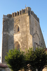 Obraz premium Charente-Maritime - Marsilly - Clocher de l'Eglise - façade Sud