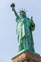 Fototapeta premium Statue of Liberty on a Sunny Day