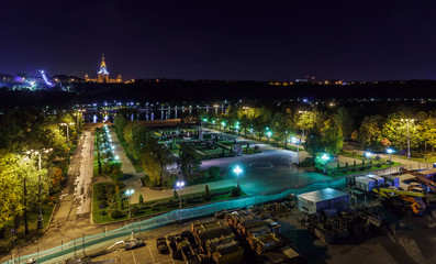Fototapeta premium Moscow State University night view