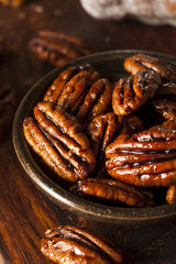 Homemade Candied Pecans with Cinnamon
