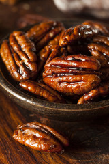 Homemade Candied Pecans with Cinnamon
