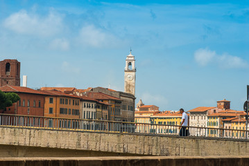 Fototapeta premium Veduta dei Lungarni di Pisa, ponte della Fortezza, Italia